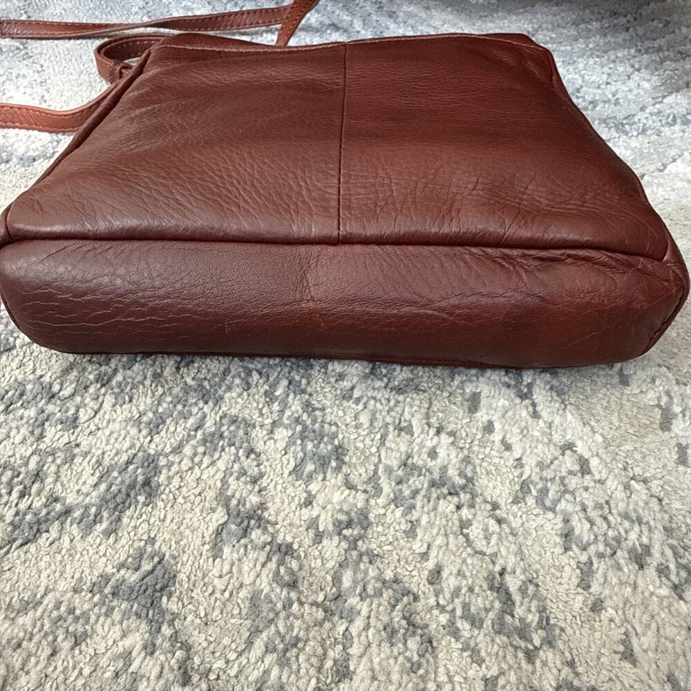 American Leather Co. Hampton Zip Around Crossbody Oxblood Red F - Picture 5 of 10